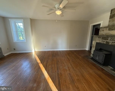 1227 Georgetown Road - Photo Thumbnail 5