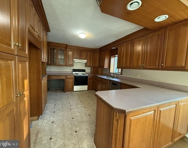 1227 Georgetown Road - Photo Thumbnail 3