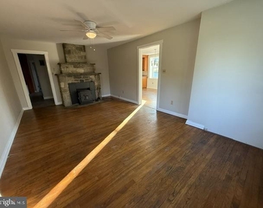 1227 Georgetown Road - Photo Thumbnail 6