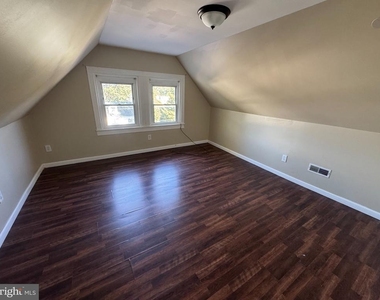 410 Folcroft Avenue - Photo Thumbnail 16