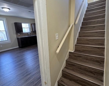 410 Folcroft Avenue - Photo Thumbnail 11