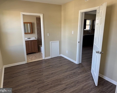 410 Folcroft Avenue - Photo Thumbnail 6