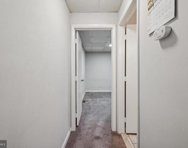 271 N Wycombe Avenue - Photo Thumbnail 10