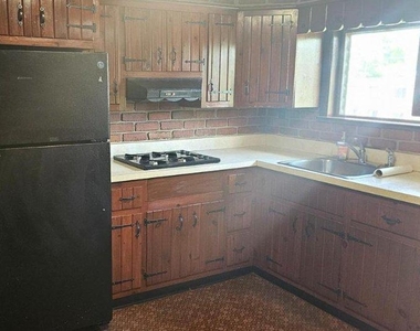 9 Princeton Avenue - Photo Thumbnail 7