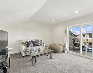16728 River View Circle - Photo Thumbnail 12