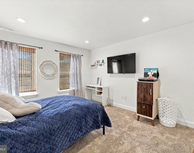 16728 River View Circle - Photo Thumbnail 7