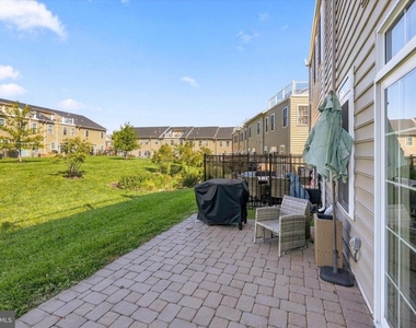 16728 River View Circle - Photo Thumbnail 14
