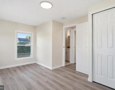 113 New Hillcrest Avenue - Photo Thumbnail 7
