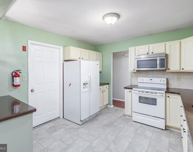 5 Madison Street - Photo Thumbnail 4