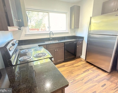 12 Corona Court - Photo Thumbnail 8