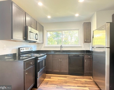 12 Corona Court - Photo Thumbnail 7