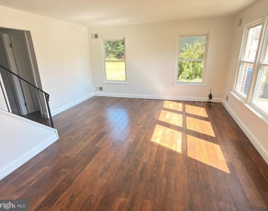 12 Corona Court - Photo Thumbnail 3