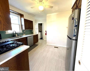 4705 Camden Avenue - Photo Thumbnail 6