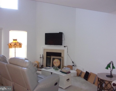 4038 Main Street - Photo Thumbnail 6