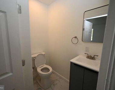 901 Fairview Street - Photo Thumbnail 22