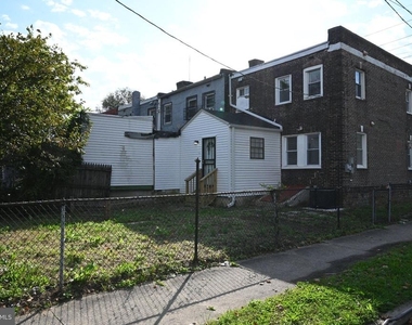 901 Fairview Street - Photo Thumbnail 16