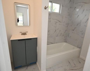 901 Fairview Street - Photo Thumbnail 19