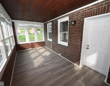 901 Fairview Street - Photo Thumbnail 5