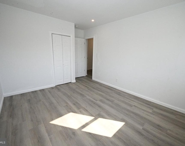 901 Fairview Street - Photo Thumbnail 10