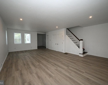 901 Fairview Street - Photo Thumbnail 13
