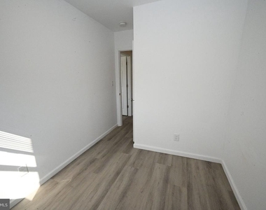 901 Fairview Street - Photo Thumbnail 20