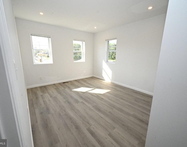 901 Fairview Street - Photo Thumbnail 21
