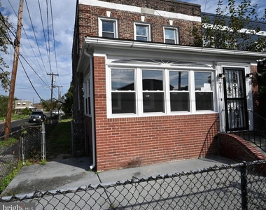 901 Fairview Street - Photo Thumbnail 1