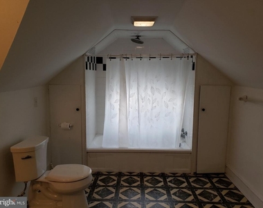 304 W Collings Avenue - Photo Thumbnail 10