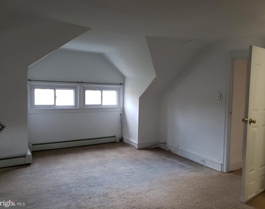 304 W Collings Avenue - Photo Thumbnail 7