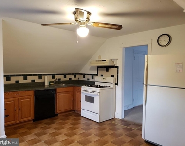 304 W Collings Avenue - Photo Thumbnail 2