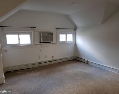 304 W Collings Avenue - Photo Thumbnail 4