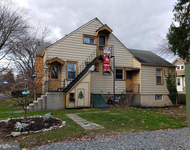 304 W Collings Avenue - Photo Thumbnail 16