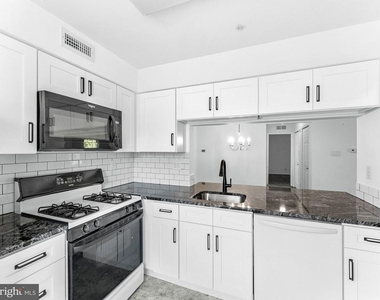 4606 Aberdeen Lane - Photo Thumbnail 3