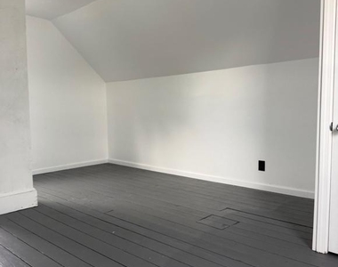 223 S 4th Street - Photo Thumbnail 14