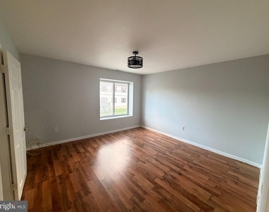 7 E Mill Road - Photo Thumbnail 4