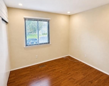1605 Woodhollow Drive - Photo Thumbnail 16