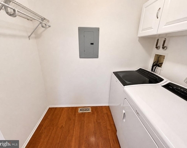 1605 Woodhollow Drive - Photo Thumbnail 9