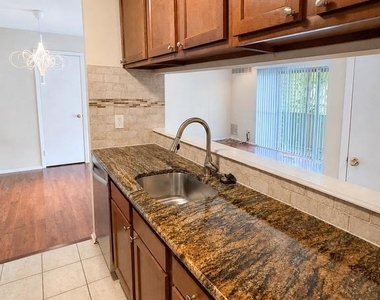 1605 Woodhollow Drive - Photo Thumbnail 6