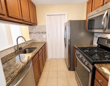 1605 Woodhollow Drive - Photo Thumbnail 5