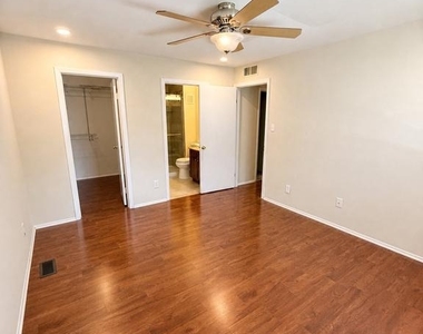 1605 Woodhollow Drive - Photo Thumbnail 23