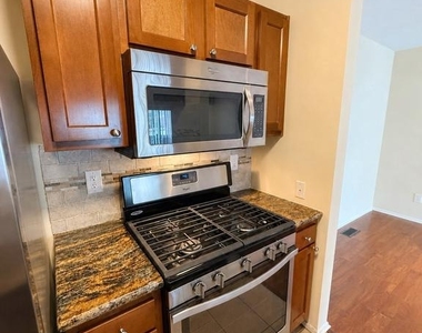 1605 Woodhollow Drive - Photo Thumbnail 4