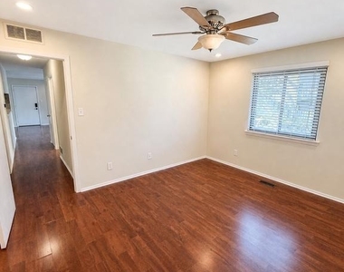 1605 Woodhollow Drive - Photo Thumbnail 20