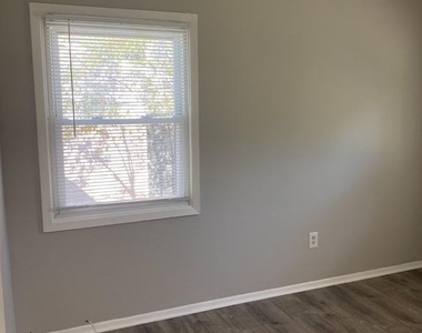 185 Hazelwood Circle - Photo Thumbnail 14