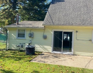 185 Hazelwood Circle - Photo Thumbnail 32