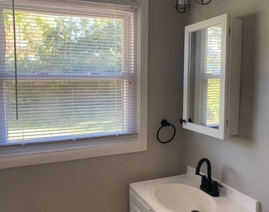 185 Hazelwood Circle - Photo Thumbnail 17