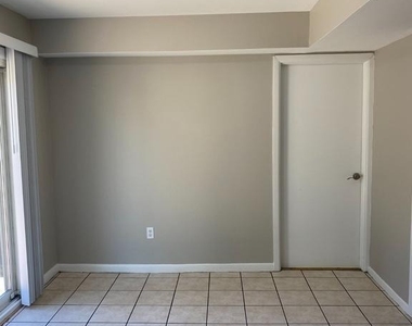 185 Hazelwood Circle - Photo Thumbnail 9