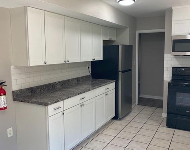 185 Hazelwood Circle - Photo Thumbnail 12