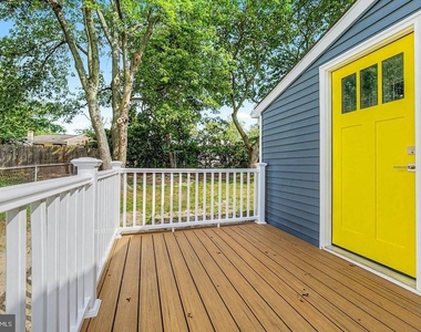 1030 Neumark Avenue - Photo Thumbnail 21
