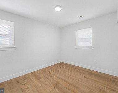 1030 Neumark Avenue - Photo Thumbnail 16