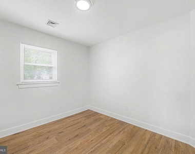 1030 Neumark Avenue - Photo Thumbnail 13